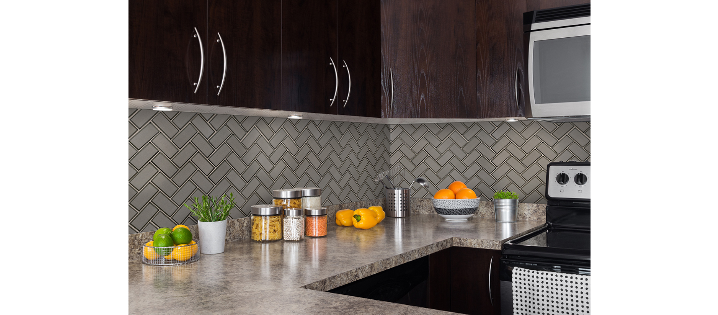 CHAMPAGNE BEVEL HERRINGBONE 8MM